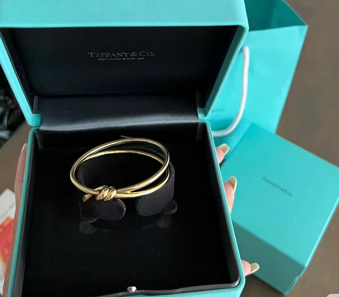 Tiffany & Co Gold Knot Bracelet